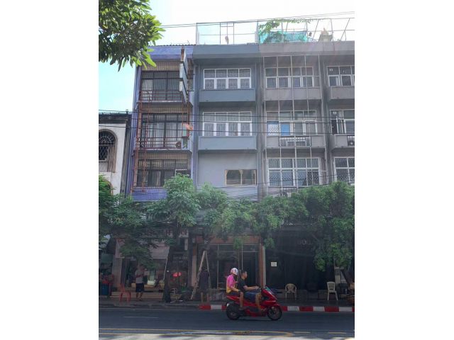 ขายอาคารพาณิชย์สุขุมวิท 71 ตึกแถวติดถนนสุขุมวิท 71 ปากซอยปรีดีพนมยงค์ 32 ตึกแถว 5 ชั้น ขายพร้อมผู้เช่า สภาพดี ใกล้ BTS พ