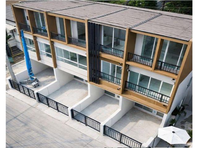 ทาวน์โฮมหรู 3 ชั้น 3 นอน ถ.สะพานนทบุรี 18 ตร.วา. 220 ตร.ม. ดูโฮม บางบัวทอง 1.91กม. ชัยพฤกษ์ โรบินสันไลฟ์สไตล์ ราชพฤกษ์ 1