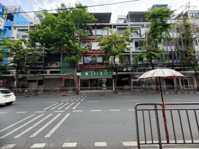 ให้เช่าอาคารพาณิชย์ ชั้น2 ขนาด 30 ตร.ม. ถนนเจริญกรุง ทำเลดี ใกล้ MRT สถานีวัดมังกร (N.2135)