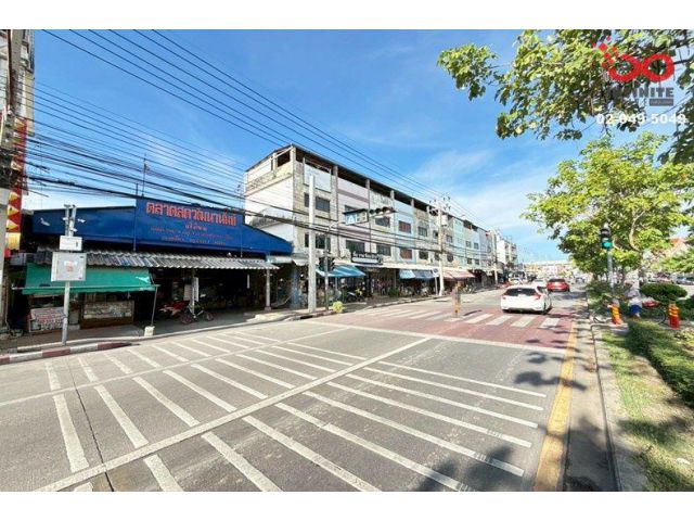 ขายอาคารพาณิชย์ 3 ชั้น 3 คูหา 39 ตร.ว. ในตลาดวัฒนานันท์ ดอนเมือง ติดถนนสรงประภา