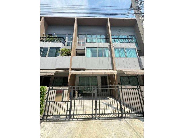 รหัสC7159 ให้เช่าทาวน์โฮม 3ชั้น บ้านกลางเมืองพระราม 9 – กรุงเทพกรีฑา บ้านตกแต่งครบพร้อมอยู่