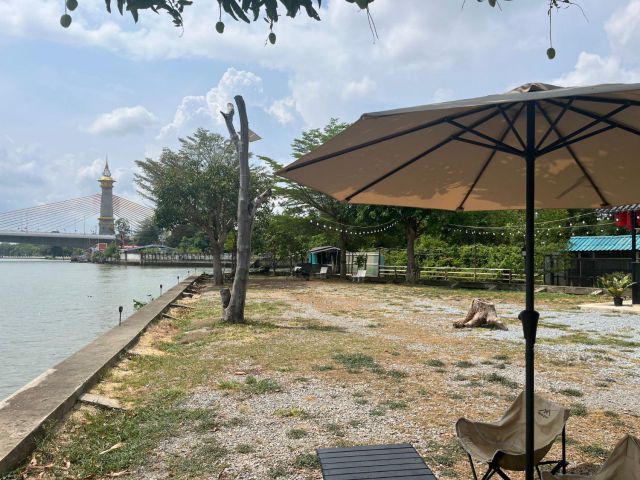 ขายที่ดินริมน้ำเจ้าพระยา แถมบ้านหนึ่งหลัง 3 นอน 5 ห้องน้ำ 1 ห้องครัว มองเห็นสะพานพระปิ่นเกล้า เห็นสะพานเจษฏาบดินทร์ นน