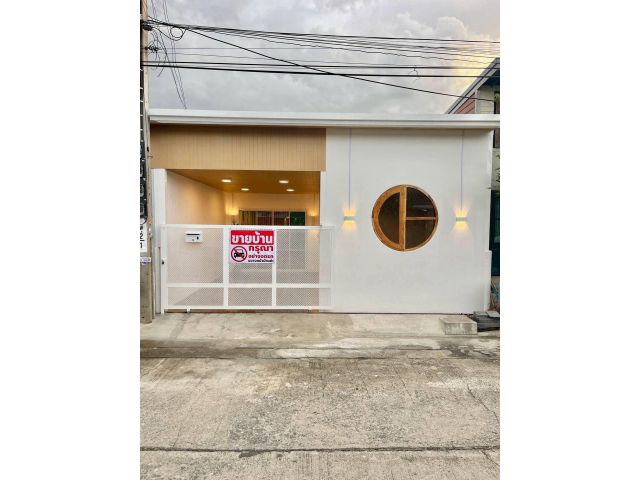 หมู่บ้านตะวันงาม ซอยกันตนาบางใหญ่ ทาวน์เฮาส์ชั้นเดียว ตกแต่ง Minimal Style บ้านรีโนเวทแล้วพร้อมอยู่