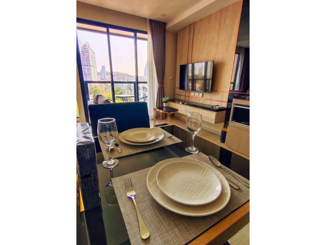 ให้เช่าถูกมาก!! คอนโดเดอะพาโนร่า พัทยา เฟอร์ครบ ทำเลทอง ติดชายหาดเพียง 250 เมตร ใกล้ห้าง ถนนคนเดินฯ
