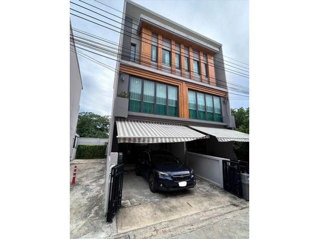 ให้เช่าทาวน์โฮม 3 ชั้นสุดหรู หลังมุม Eigen Premium Townhome พัฒนาการ ซอยอ่อนนุช 70/1
