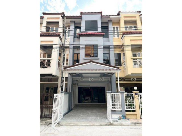 ให้เช่าทาวน์โฮม 3 ชั้น 4 ห้องนอน รามอินทรา 34 รีโนเวทใหม่ เลียบทางด่วนรามอินทรา