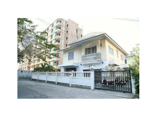 ขายบ้านหลังใหญ่ 88 ตรว. ใกล้ ม.บูรพา ใกล้ชายหาด บางแสน ชลบุรี