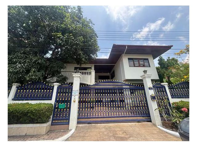 N187 ขายบ้านเดี่ยว 2 ชั้น หมู่บ้านผกามาศ ซอยสุขุมวิท 71 ใจกลางเมืองสุขุมวิท ใกล้ bts พระโขนง ทำเลดีเดินทางสะดวกเข้าออกได