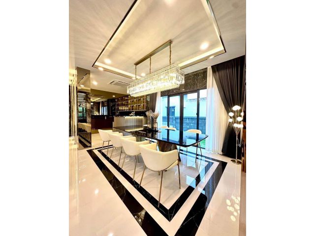 ขาย / ให้เช่า บ้านหรูระดับ Ultra Luxury The City Pinklao–Borom 2 แปลงมุม Rare Item พร้อมสวนส่วนตัวในบ้าน  THE CITY