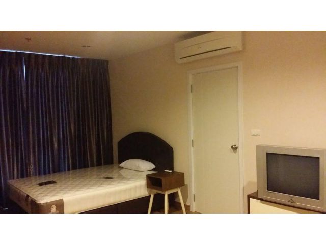 Condo for sale, The Stage Taopoon, 33 sq m, 18th floor north-facing balcony with pool view.