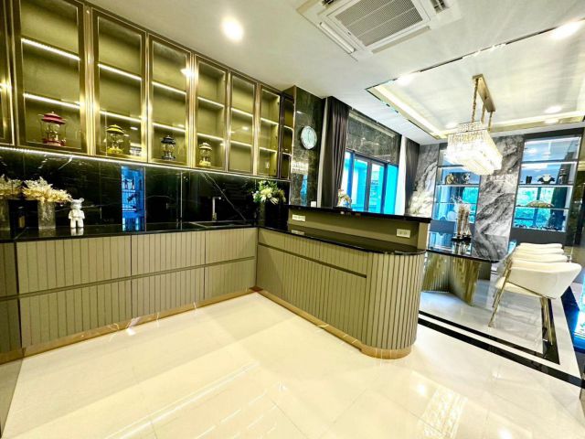 ขาย / ให้เช่า บ้านหรูระดับ Ultra Luxury The City Pinklao–Borom 2 แปลงมุม Rare Item พร้อมสวนส่วนตัวในบ้าน THE CITY