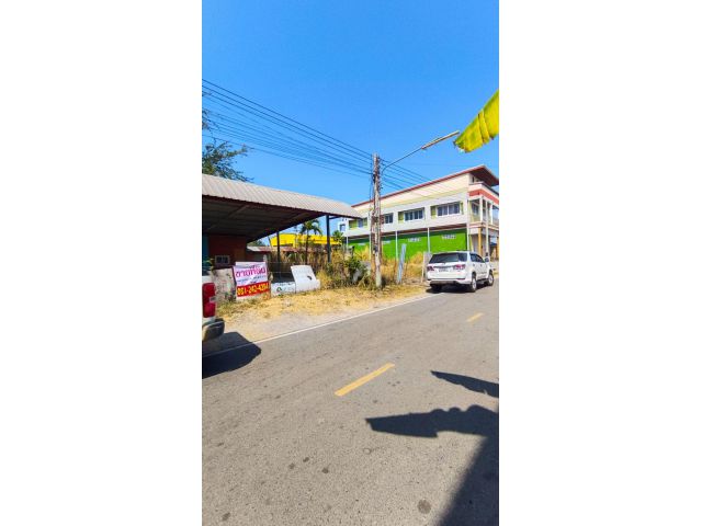 ขายที่ดินอำเภอจักราชจังหวัดนครราชสีมา ถนนเทศบาล 12/1หน้าโรงเรียนจักราชวิทยา ขนาด​ที่ดิน​116ตร.วโฉนดทำเลค้าขาย  ขาย