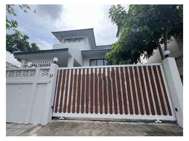 BH37 ให้เช่าบ้านเดี่ยวใจกลางสาทร 4 ห้องนอน ถนนนราธิวาสราชนครินทร์