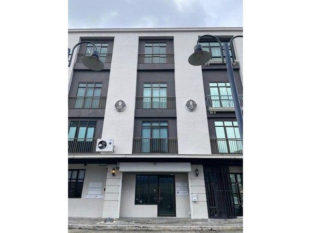 ให้เช่าโฮมออฟฟิศ 4 ชั้น โครงการ CHIC DISTRICT รามคำแหง 53 ย่านทาวน์อินทาวน์ เลียบด่วน