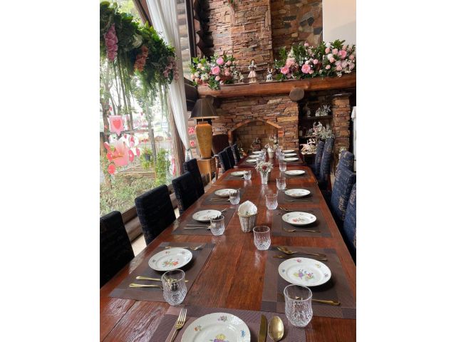 Special price on sale Hotel and Restaurant in at Sankamphang,Chiangmai