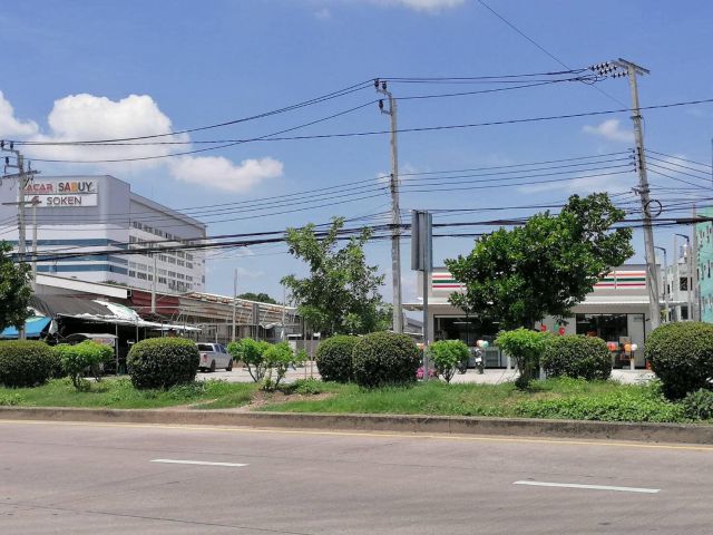 ขายที่ดินเปล่า (ถมแล้ว+เทปูน) ติดถนนบางขุนเทียน-ชายทะเล 5 ไร่ 1งาน 38วา