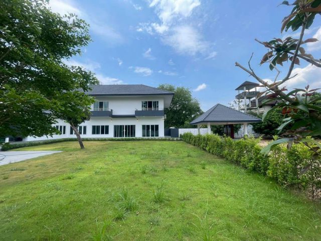 Looking for a spacious and peaceful home in Sansai? This newly renovated 4-bedroom house sits on a large 1 rai (1,600 sq