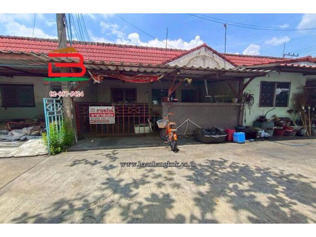 ทาวน์เฮาส์ 1 ชั้น หมู่บ้านณัฐวดี คลอง 8 เนื้อที่ 18 ตรว. ใกล้ตลาดนัดคลอง 8 ถนนรังสิต-นครนายก ลำผักกูด ธัญบุรี ปทุมธานี