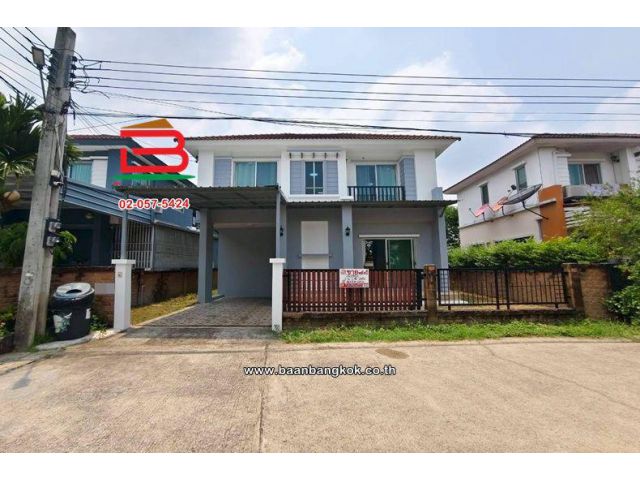 บ้านเดี่ยว เดอะไพรเวซี่ ไพร์มเพลส 2 ซอยเลียบคลองบางไผ่ เนื้อที่ 36.3 ตรว. ตำบลบางรักพัฒนา อำเภอบางบัวทอง จังหวัดนนทบุรี
