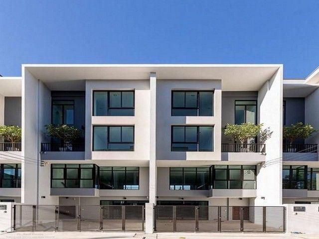 ให้เช่าโฮมออฟฟิศ 4ชั้น ซอยพหลโยธิน50 โครงการ 128 Possible Private Home Office ใกล้ BTS สายหยุด มี 2อาคารให้เลือกเช่า