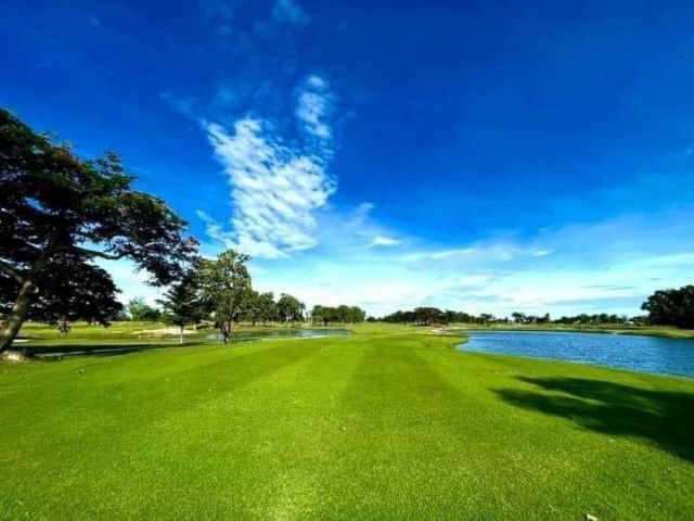 ขายสนามกอล์ฟ ติดแม่น้ำนครชัยศรี 1304-ไร่ เหมา1400ล้าน อ.บางเลน จ.นครปฐม.ใก้ลกทม.น้ำไม่ท่วม