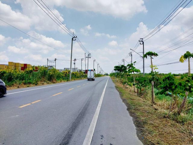 ขายที่ดินแปลงสวย 93-2-46 ไร่ คู่ขนานมอเตอร์เวย์ ถนนคุ้มเกล้า ใกล้สนามบินสุวรรณภูมิ แขวงลำปลาทิว เขตลาดกระบัง กรุงเทพๆ