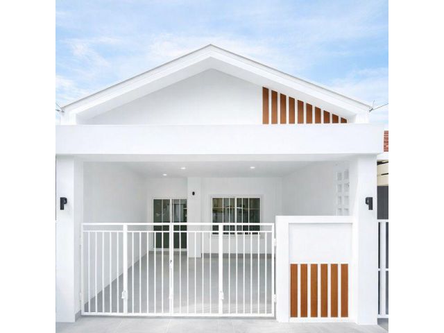 เทพกระษัตรี ศรีสุนทร ใกล้โรบินสัน ถลาง 2 กม ถลาง ภูเก็ต ทาวน์เฮาส์ 2นอน 1น้ำ 100 ตร.ม. 25 ตร.วา.พร้อมเฟอร์ฯ และเครื่องใช