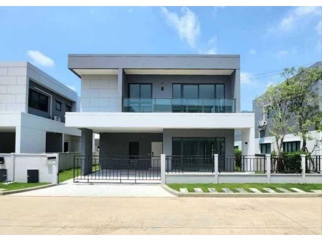ขายและให้เช่าบ้านใหม่พร้อมอยู่ เซนโทร บางนา เดินทางสะดวก ใกล้ทางด่วนและเมกาบางนา บางพลี สมุทรปราการ.