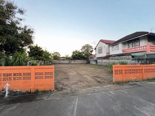 ขายที่ดินกลางนิมมานผังเมืองสีแดงโฉนดพร้อมโอน