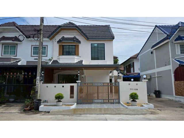 หมู่บ้านมนรดา2 ไทรน้อย บางบัวทองทาวน์เฮ้าส์ 2 ชั้น หลังมุม ถนนเมส ตกแต่งใหม่พร้อมเฟอร์นิเจอร์ ทำเลดี
