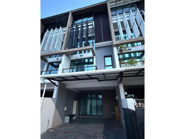 BH4115 ปล่อยเช่าและขาย Townhome Luxury 3.5 ชั้น Bless Town Sukhumvit 50 ใกล้ BTS อ่อนนุช