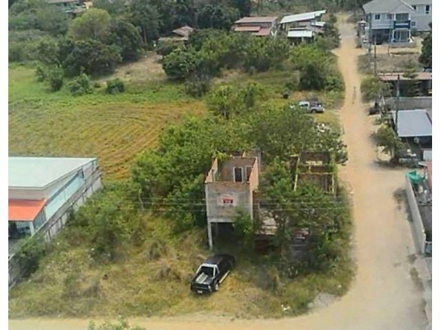 ขายที่ดินบ้านแหวนหางดงติดถนนสองด้านพร้อมโอน