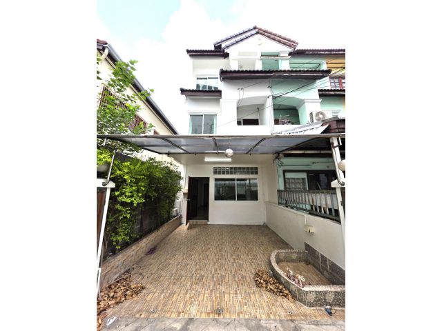 ทาวน์โฮม 3 ชั้น หมู่บ้าน วังทองเฮาส์ ซอยนวมินทร์ 57 พื้นที่ 17 ตรว. 4 ห้องนอน 4 ห้องน้ำ ทำเลดีมาก ติดถนนใหญ่นวมินทร์