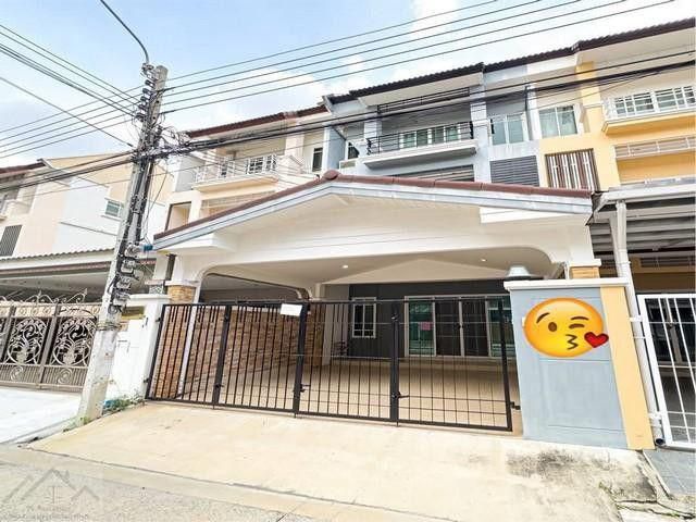 ให้เช่าทาวโฮม 3ชั้น ย่านศรีนครินทร์ หมู่บ้านธนาภิรมย์ ศรีนครินทร์-วงแหวน ใกล้ รถไฟฟ้า