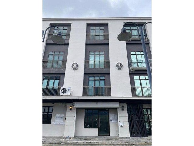 ให้เช่าโฮมออฟฟิศ 4 ชั้น โครงการ CHIC DISTRICT รามคำแหง 53 ย่านทาวน์อินทาวน์ เลียบด่วน