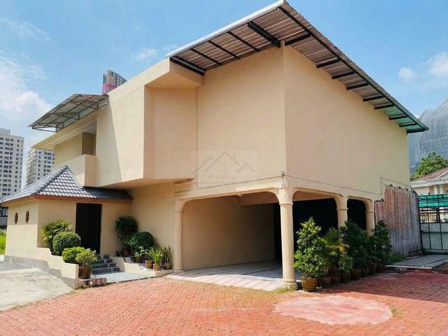 บ้าน - 3 BEDROOM 3 BR ขนาดพื้นที่ 70 SQ.WA 3 NGAN 0 ไร่ 120000 THAI BAHT ใกล้ ใกล้ทางด่วน BTS อารีย์ ห้าง Villa market พ