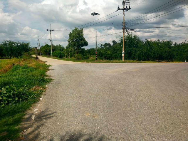 ขายที่ดิน14ไร่ไร่ละ450000-ติดถนนลาดยาง+คลอง ต.ห้วยม่วง อ.กำแพงแสน จ.นครปฐม.เหมาะทำโรงงาน/ที่จัดสรรใก้ลถนน3231/321