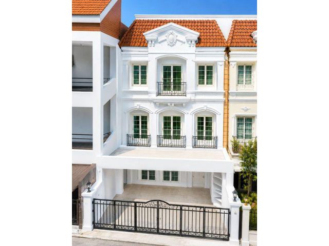 ทาวน์โฮมหรู 3ชั้น 3นอน 250ตร.ม. BTS บางหว้า 1.45กม. 32ตร.ว. ถ.ราชพฤกษ์6-8 จรัญ13 พร้อมเฟอร์ฯสระว่ายน้ำ ม.สยาม 1.5 กม.