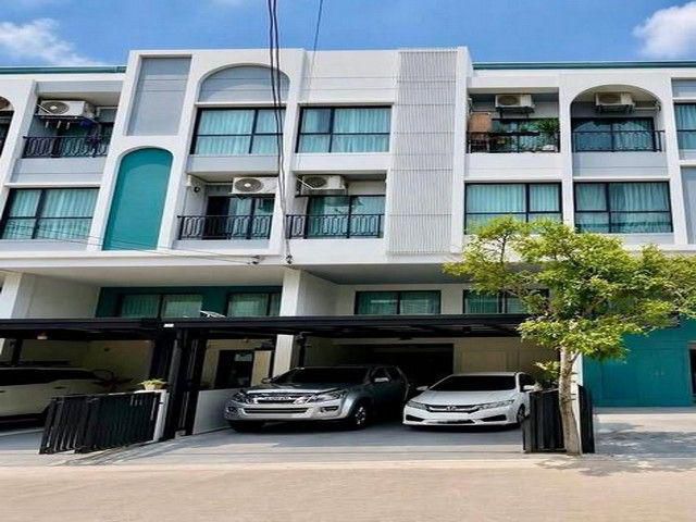 ขายทาวน์โฮม ซอยลาดพร้าว101 โครงการ เมซอง168 ใกล้ Central Eastville