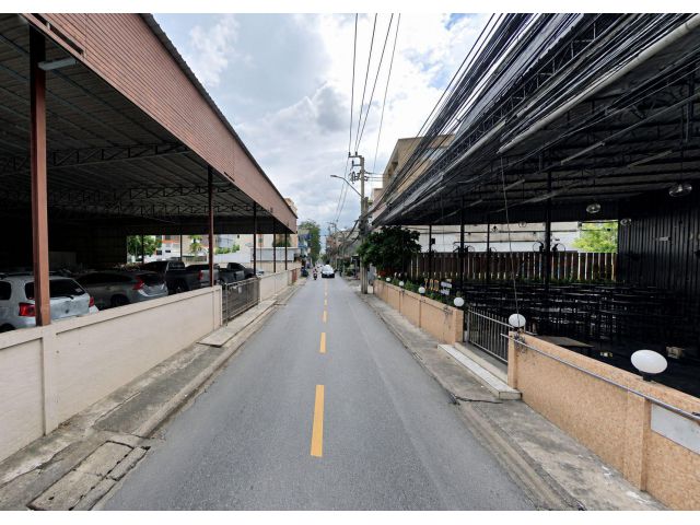 ขาย Apartment ซอย รัชดาภิเษก 36 แยก 9-3-2 แขวงจันทรเกษม เขตจตุจักร ทิศเหนือ เนื้อที่ 100 ตารางวา จำนวน 50 ห้องพัก