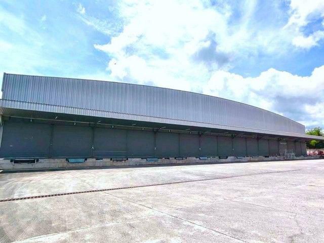 ให้เช่าโกดังคลังสินค้าราคาถูกบ้านบึง โกดังคลังสินค้าให้เช่าขนาด 14,800 ตรม. ราคาค่าเช่า 70 บาท/ตรม