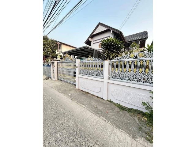 ถูกสุดในย่านนี้!! บ้านเดี่ยว 2 ชั้น รีโนเวทใหม่ทั้งหลัง ทำเลทอง ซ.เทพารักษ์ 70 ใกล้รถไฟฟ้า ห้าง ทางด่วนฯ