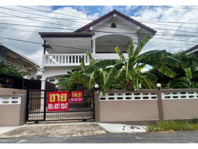 ขายและให้เช่าบ้านเดี่ยว หมู่บ้านเมืองเพชรวิลเลจ ซอยทุ่งมังกร 12 เนื้อที่ 67 ตร.ว. 2 ชั้น 3 นอน 2 น้ำ