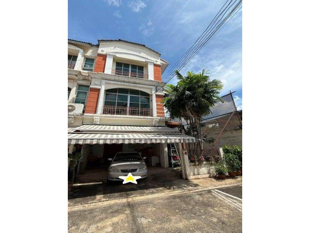 ขายทาวน์โฮม 3 ชั้น 37.9 ตรว. หลังมุม บ้านกลางเมือง แยกรัชดา-ลาดพร้าว ใกล้ MRT ลาดพร้าว (บ้าน Bare Shell ตกแต่งได้ตามใจ)