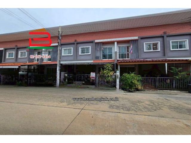 ทาวน์เฮ้าส์ หมู่บ้านภิรมย์วิลล์ เนื้อที่ 17.1 ตรว. (ใกล้ตลาดเพิ่มพูน) แขวงแสมดำ เขตบางขุนเทียน