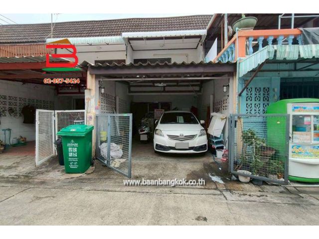 ทาวน์เฮาส์ หมู่บ้านธีรวรรณ เนื้อที่ 16 ตรว. ใกล้ห้างแฟชั่นไอส์แลนด์ ถนนรามอินทรา แขวงบางชัน เขตมีนบุรี