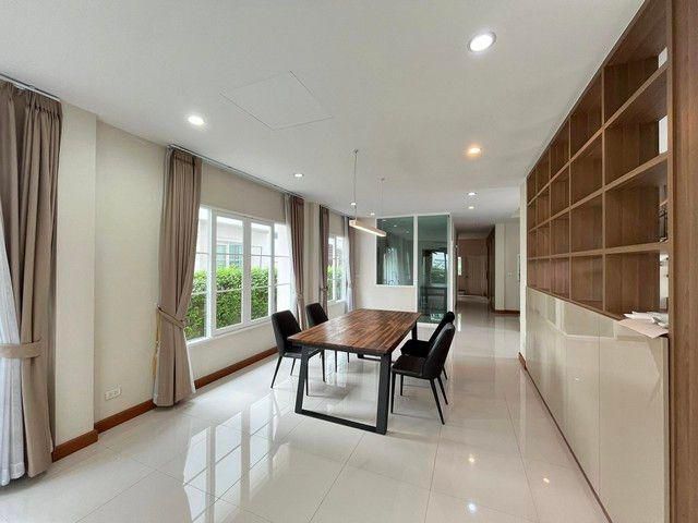 For Rent: Casa Grande Phetkasem - Sai 1 Village, Phutthamonthon Sai 1 Road. Large house with 3 bedrooms, 4 bathrooms, 1