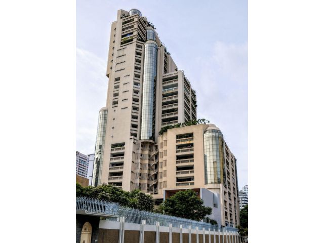 ขายคอนโดหรู City Lake Condominium สุขุมวิท 16