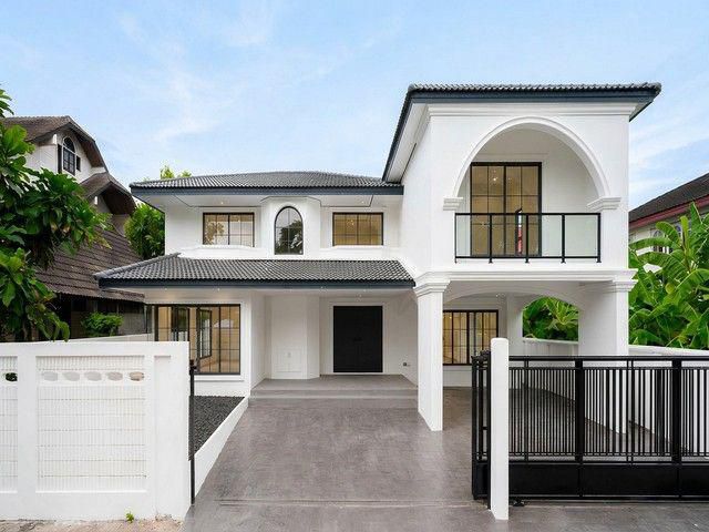 ขายบ้านเดี่ยวหรู 2 ชั้น 80 ตรว 4 ห้องนอน บางนาตราด ซอย 12 รีโนเวทใหม่ทั้งหลัง ใกล้ Central บางนา