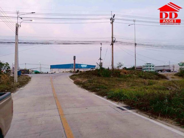ขาย ที่ดินเปล่า ติดถนนเลียบคลองส่งน้ำสุวรรณภูมิ แปลงมุม ทำเลสวย